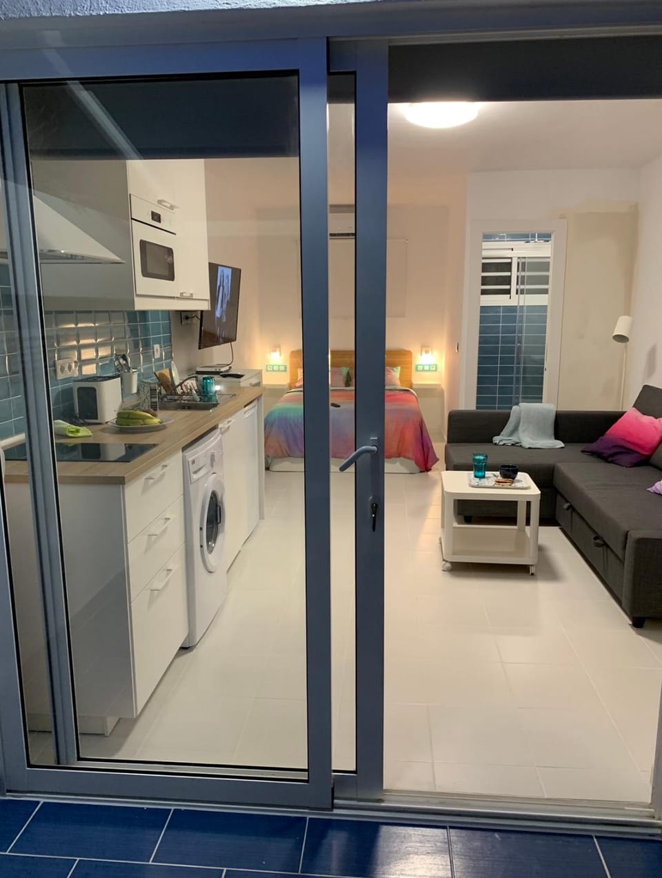 Bed, Kitchen or kitchenette, Living room