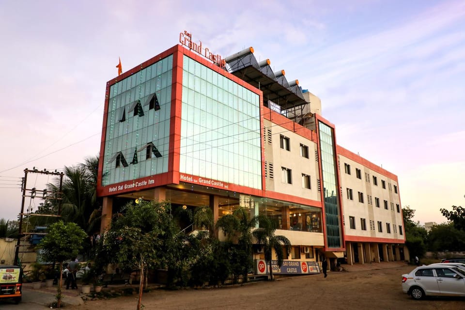 Facade/entrance