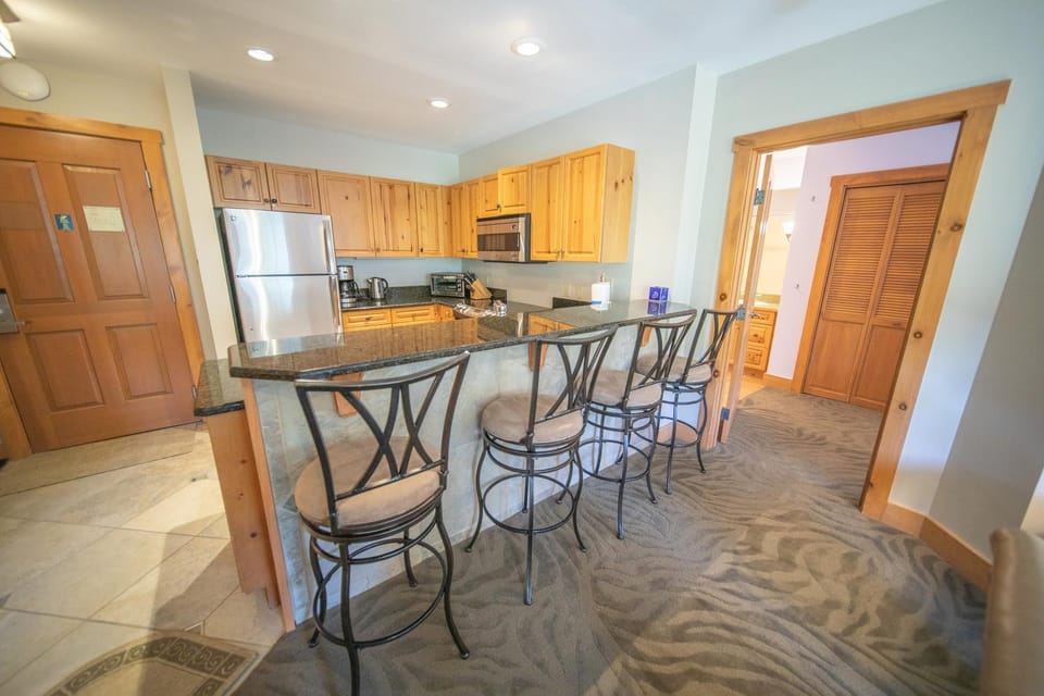 Expedition Station 8597 by SummitCove Lodging in Colorado House in Keystone