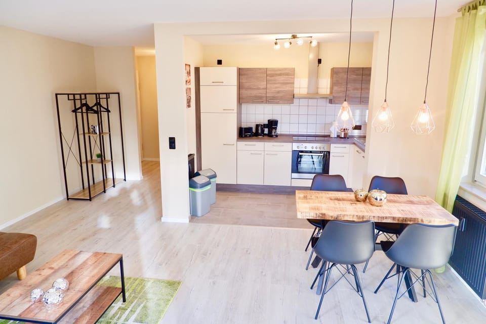 Kitchen or kitchenette, Living room, Seating area, Dining area