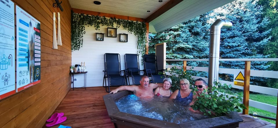Sielanówek - Orzechowa Chatka z sauną wanną termalną jacuzzi Apartment in Lesser Poland Voivodeship