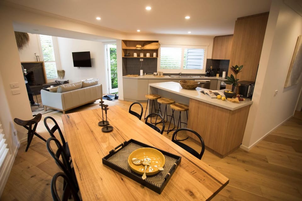Monrepos House in Point Lonsdale