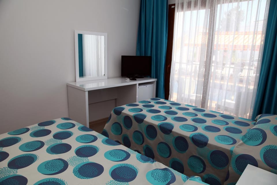 Day, Photo of the whole room