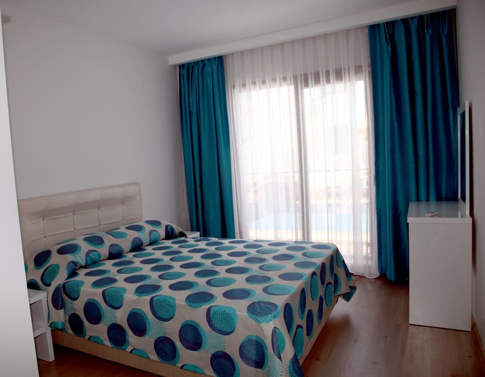 Day, Photo of the whole room