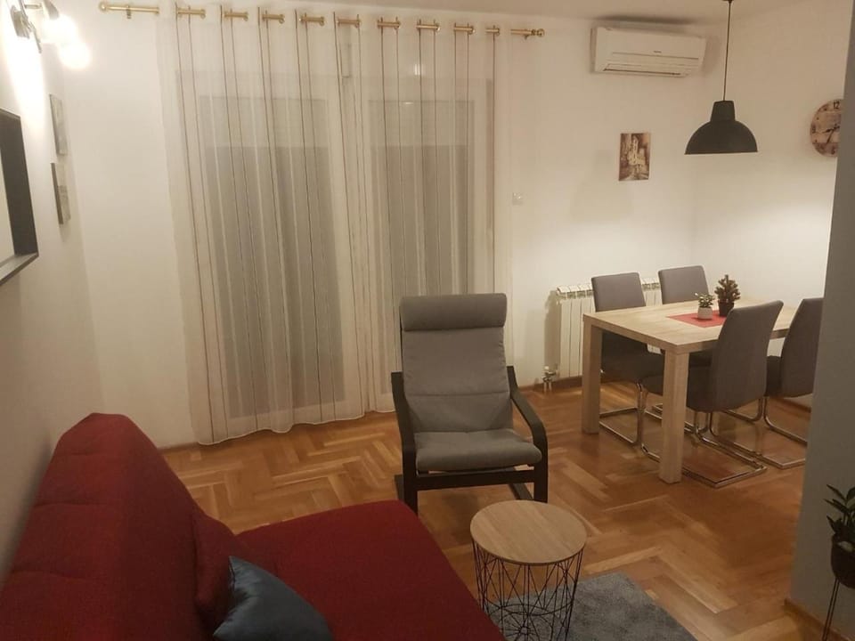 Luka Lux apartman Apartment in Belgrade