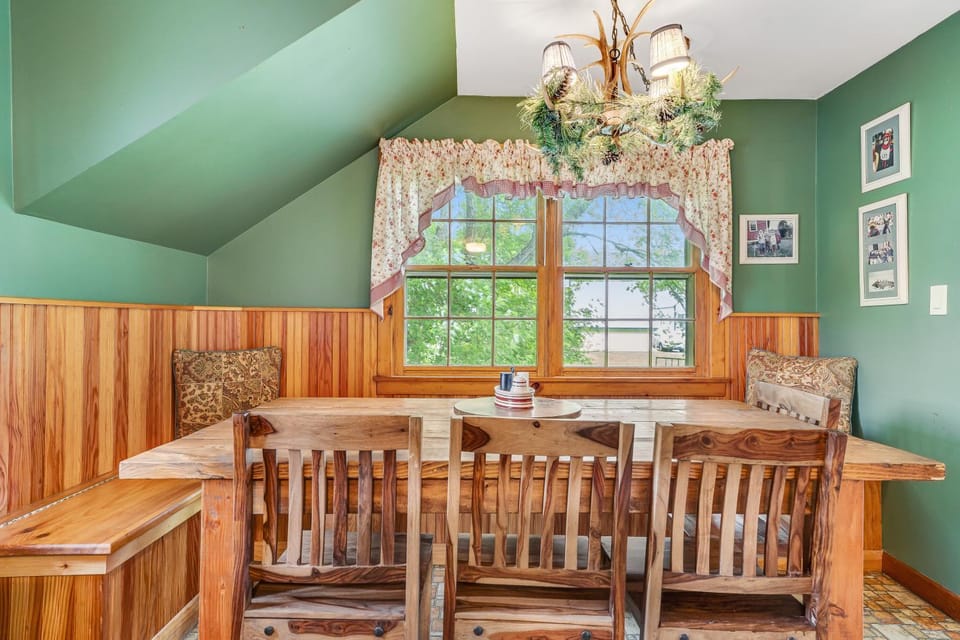 Roxbury Retreat House in Roxbury