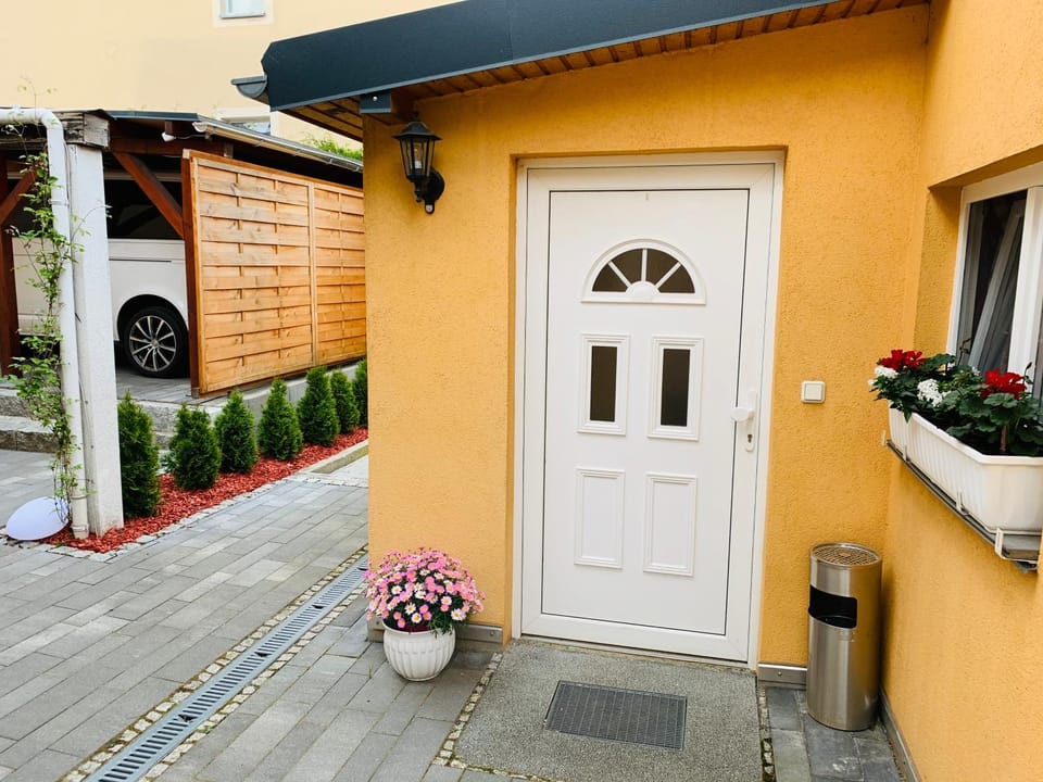 Property building, Facade/entrance