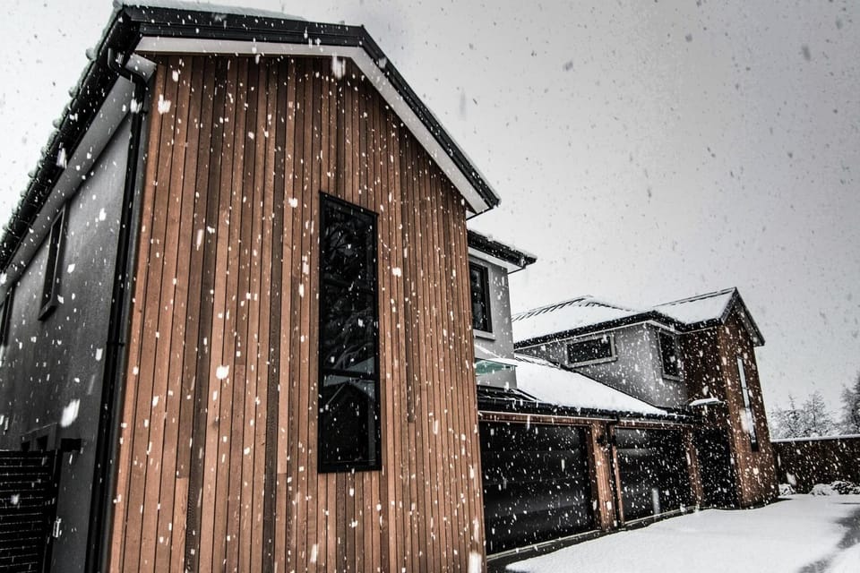 Property building, Day, Winter