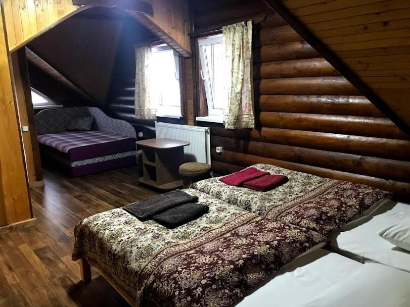 Bed, Photo of the whole room, Mountain view