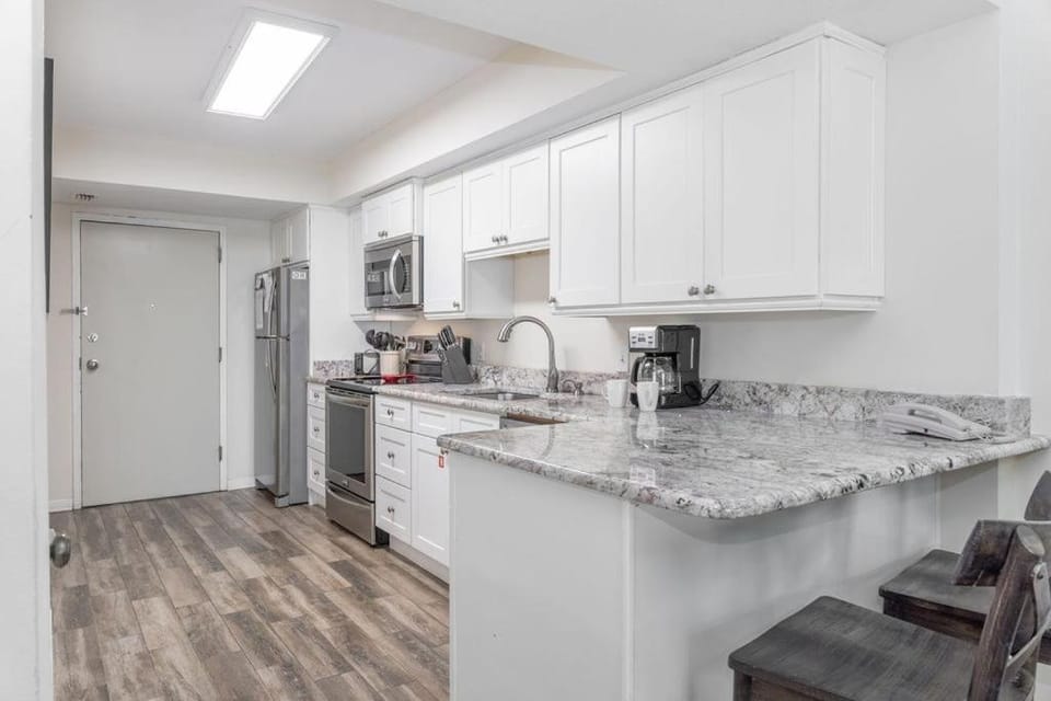 Ocean House 1904 Apartment in West Beach