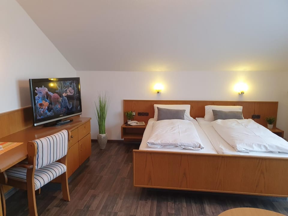 TV and multimedia, Photo of the whole room