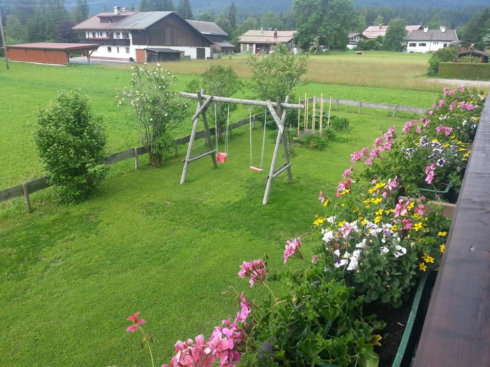Haus Karwendelblick Bed and Breakfast in Tyrol