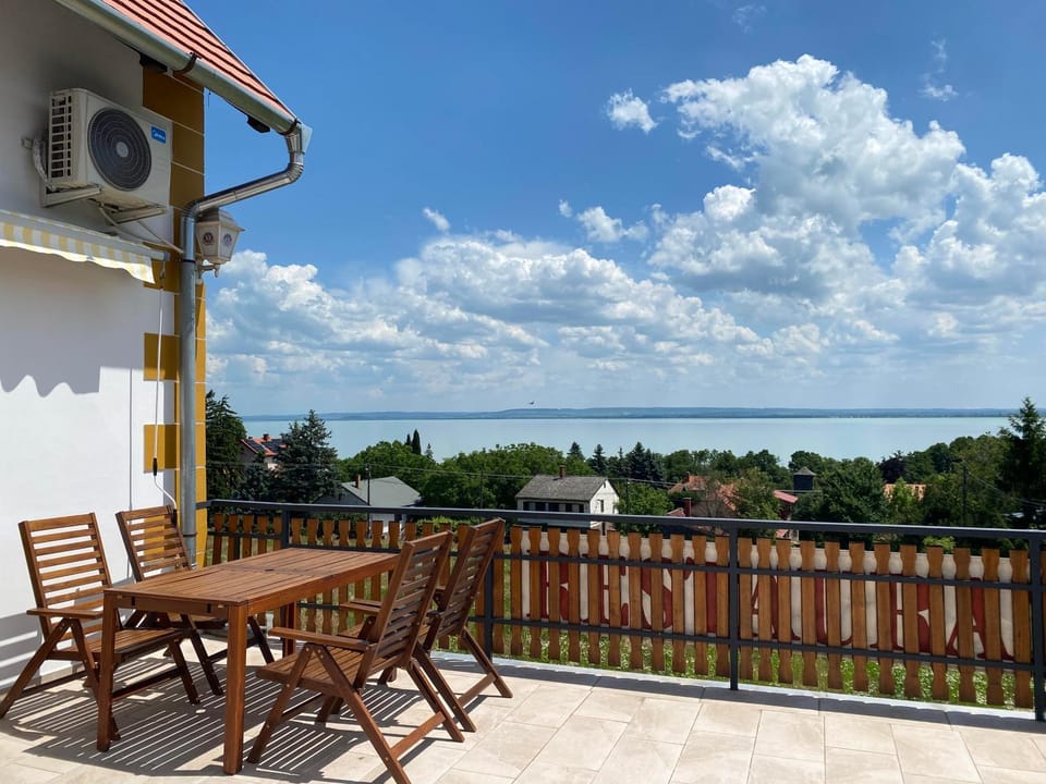 Patio, View (from property/room), Balcony/Terrace, Dining area, Sea view