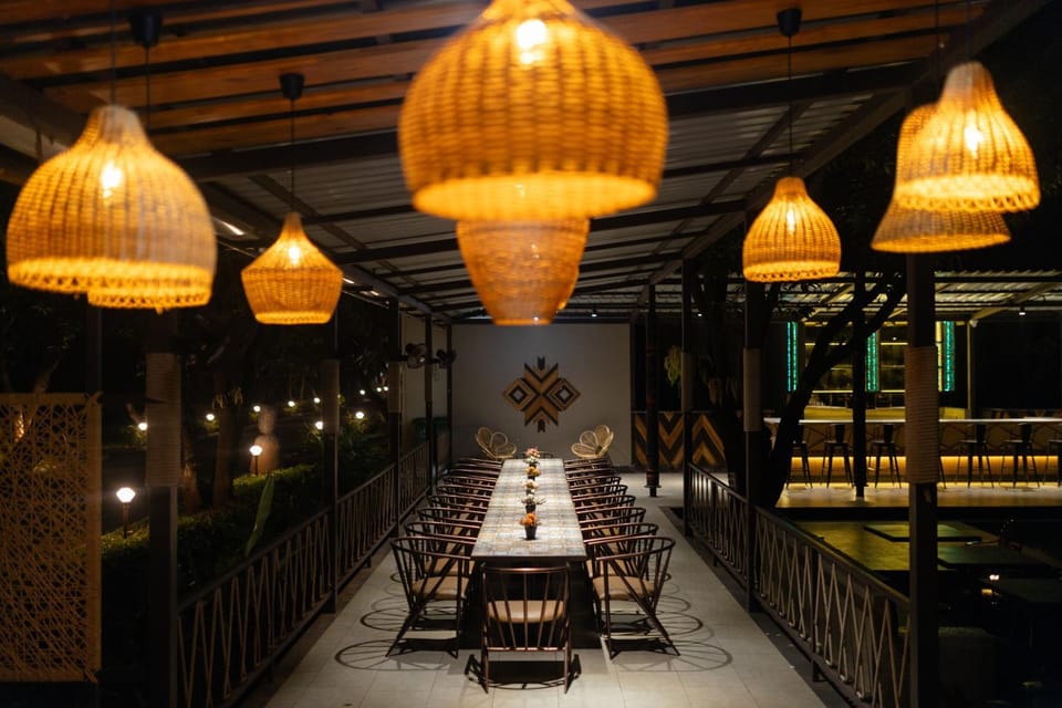 Restaurant/places to eat, Seating area