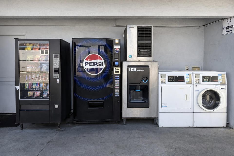 vending machine, laundry