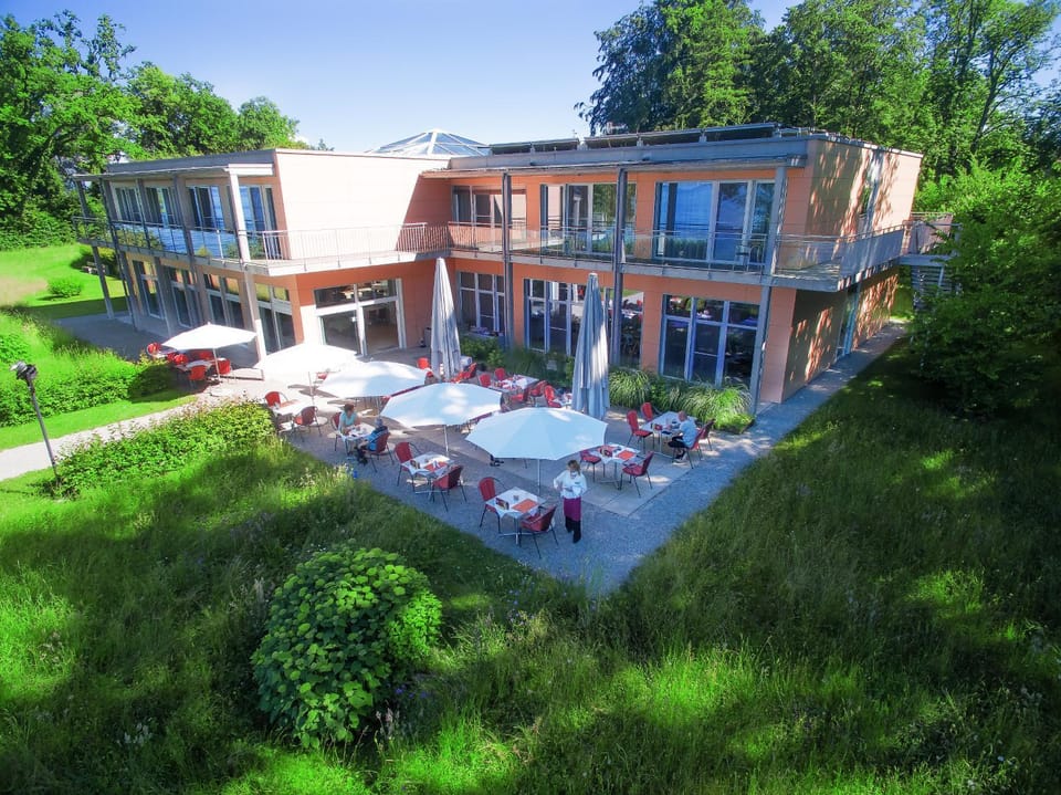 Restaurant/places to eat, Bird's eye view