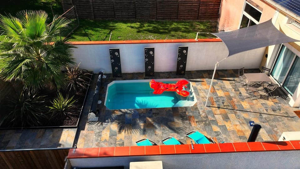 Patio, Day, Garden, View (from property/room), Balcony/Terrace, Pool view, Swimming pool, sunbed
