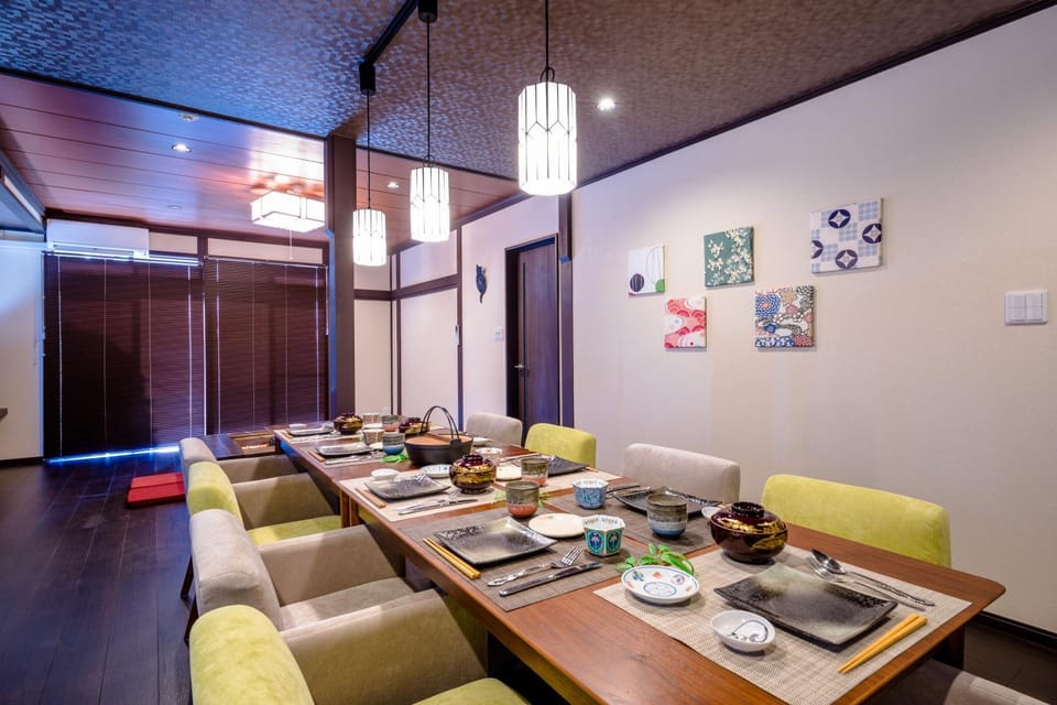 Seating area, Dining area