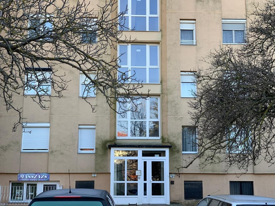 Property building, Facade/entrance