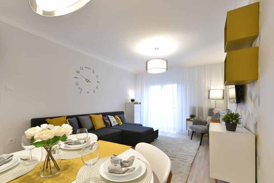 Living room, Seating area, Dining area