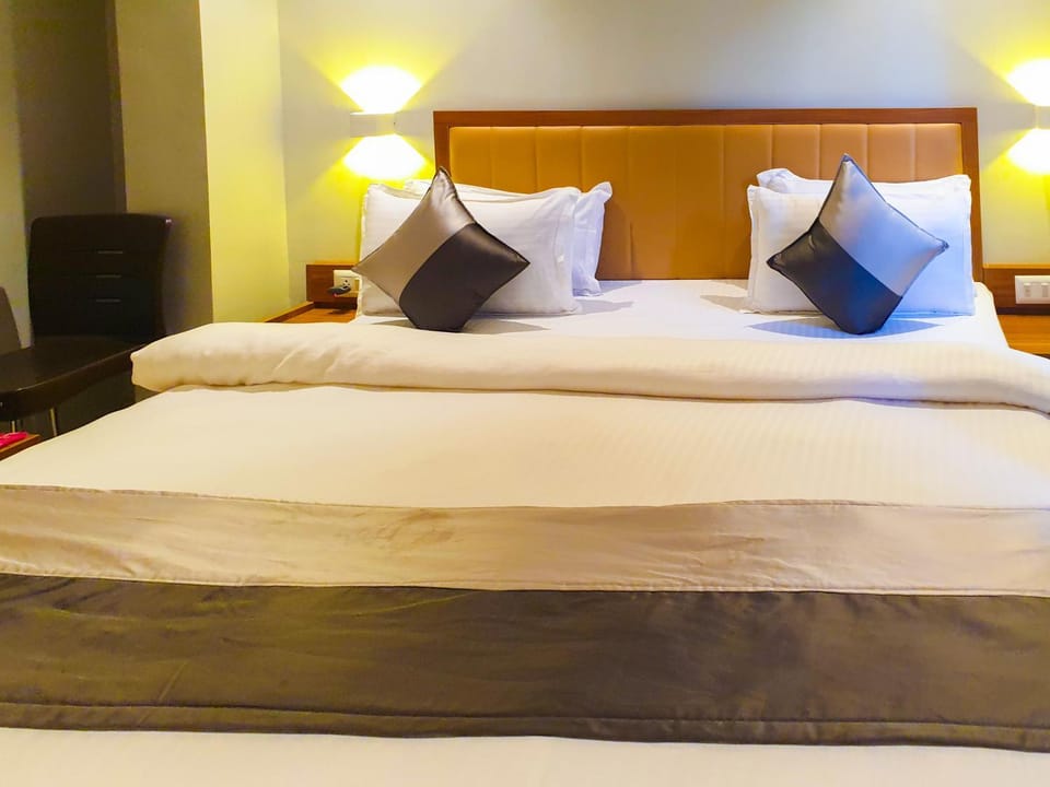 Bed, Photo of the whole room, Bedroom