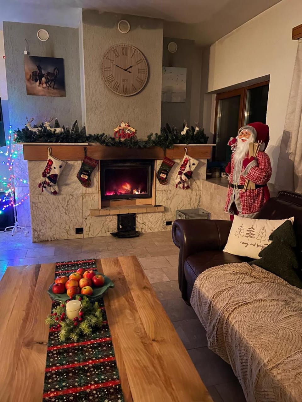 Living room, fireplace, fireplace