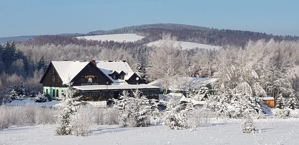Property building, Day, Natural landscape, Bird's eye view, Winter, Mountain view