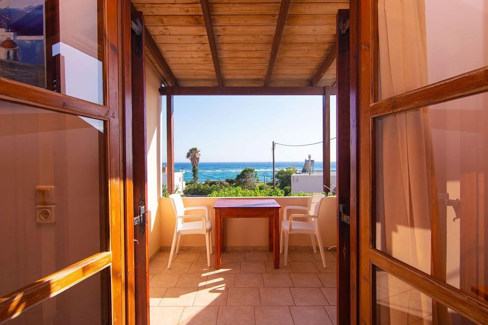 Day, Natural landscape, View (from property/room), Balcony/Terrace, Dining area, Sea view