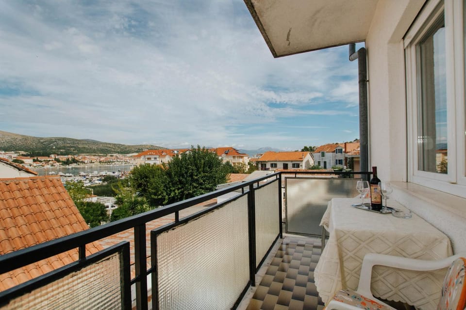 Bugenvila Apartment in Trogir