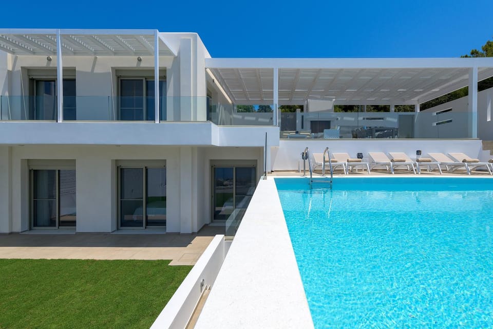Property building, Swimming pool, Swimming pool