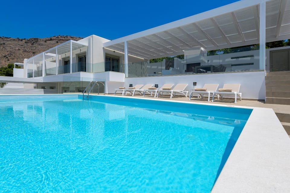 Swimming pool, Swimming pool