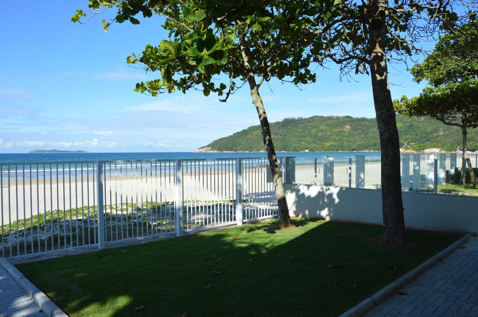 Belíssima Casa - Pé na areia - Bombinhas - Canto Grande House in Bombinhas