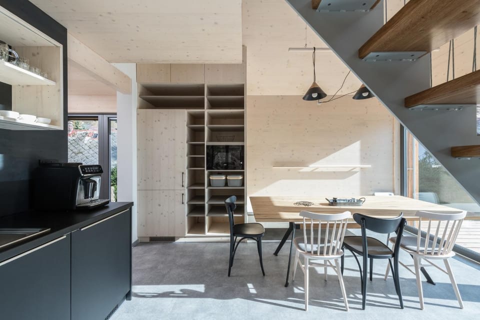 Kitchen or kitchenette, dishwasher