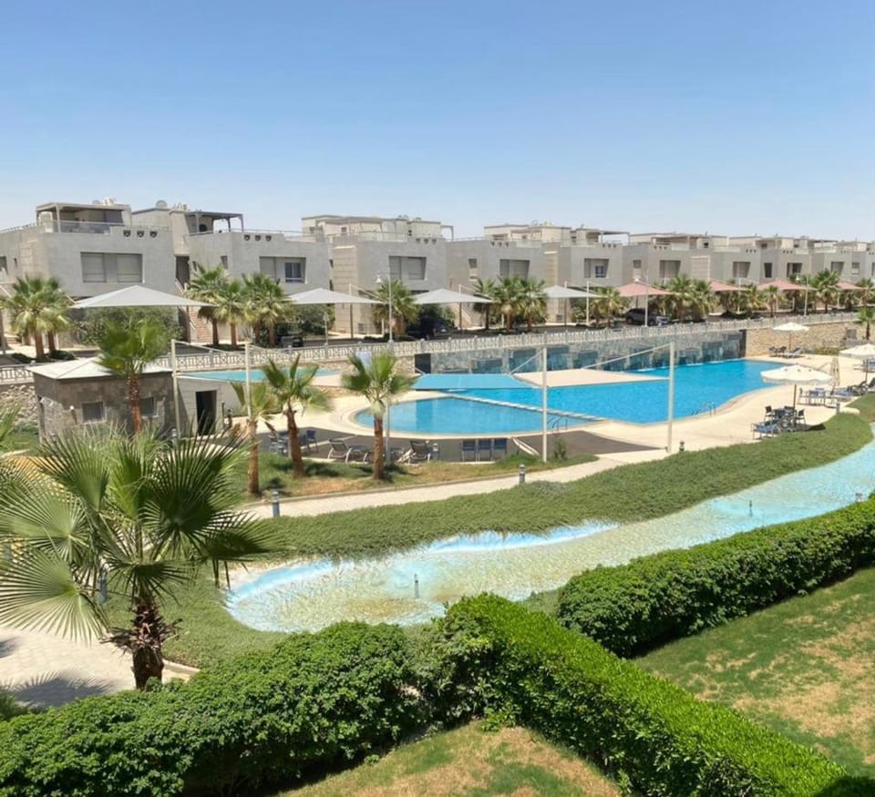 Property building, Swimming pool
