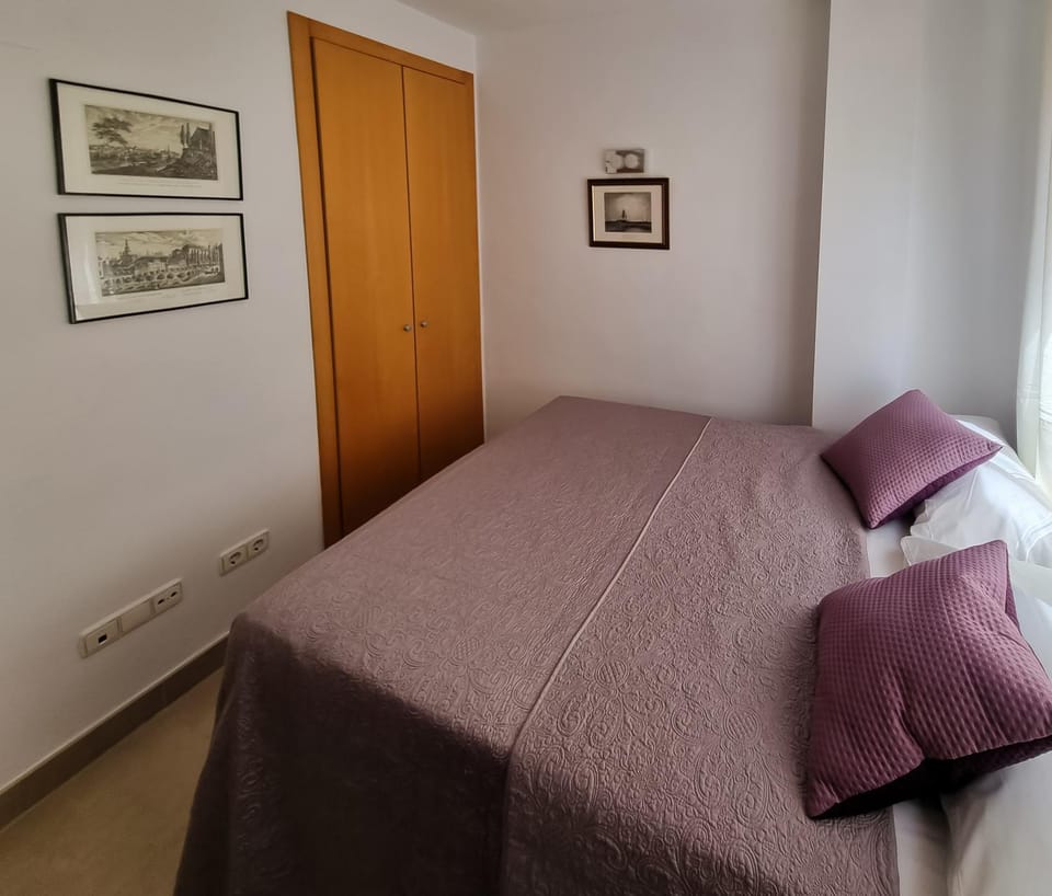 Nearby landmark, Bed, Bedroom, City view, wardrobe, air conditioner, air conditioner