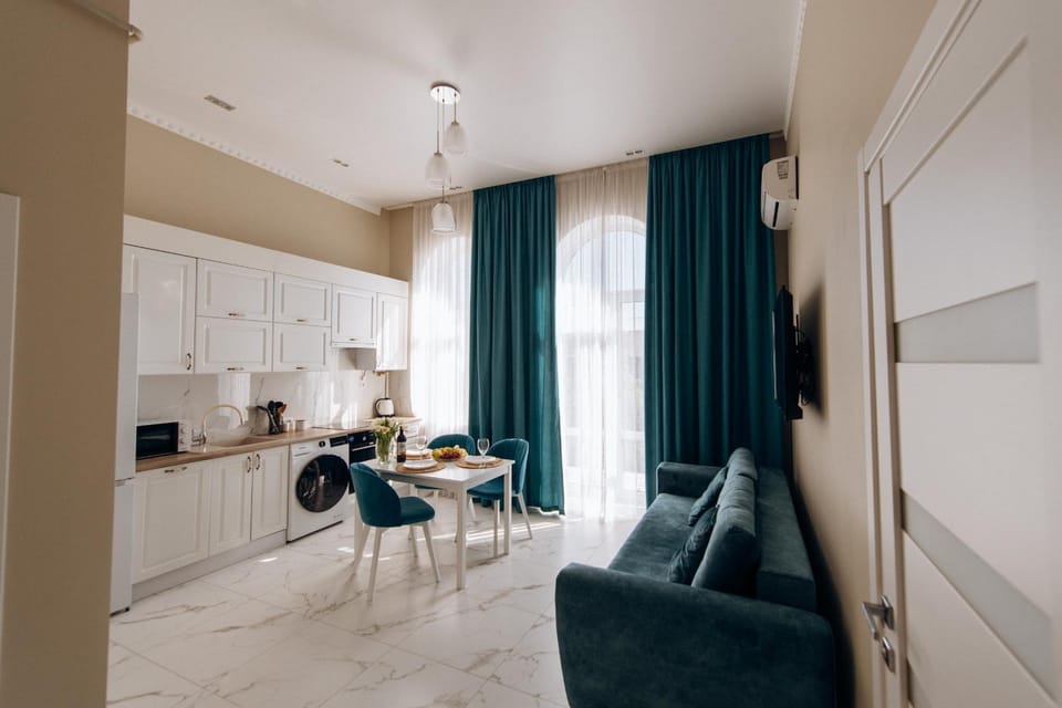 Living room, Dining area
