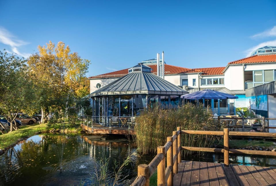 Restaurant/places to eat, Garden, Garden view, Quiet street view