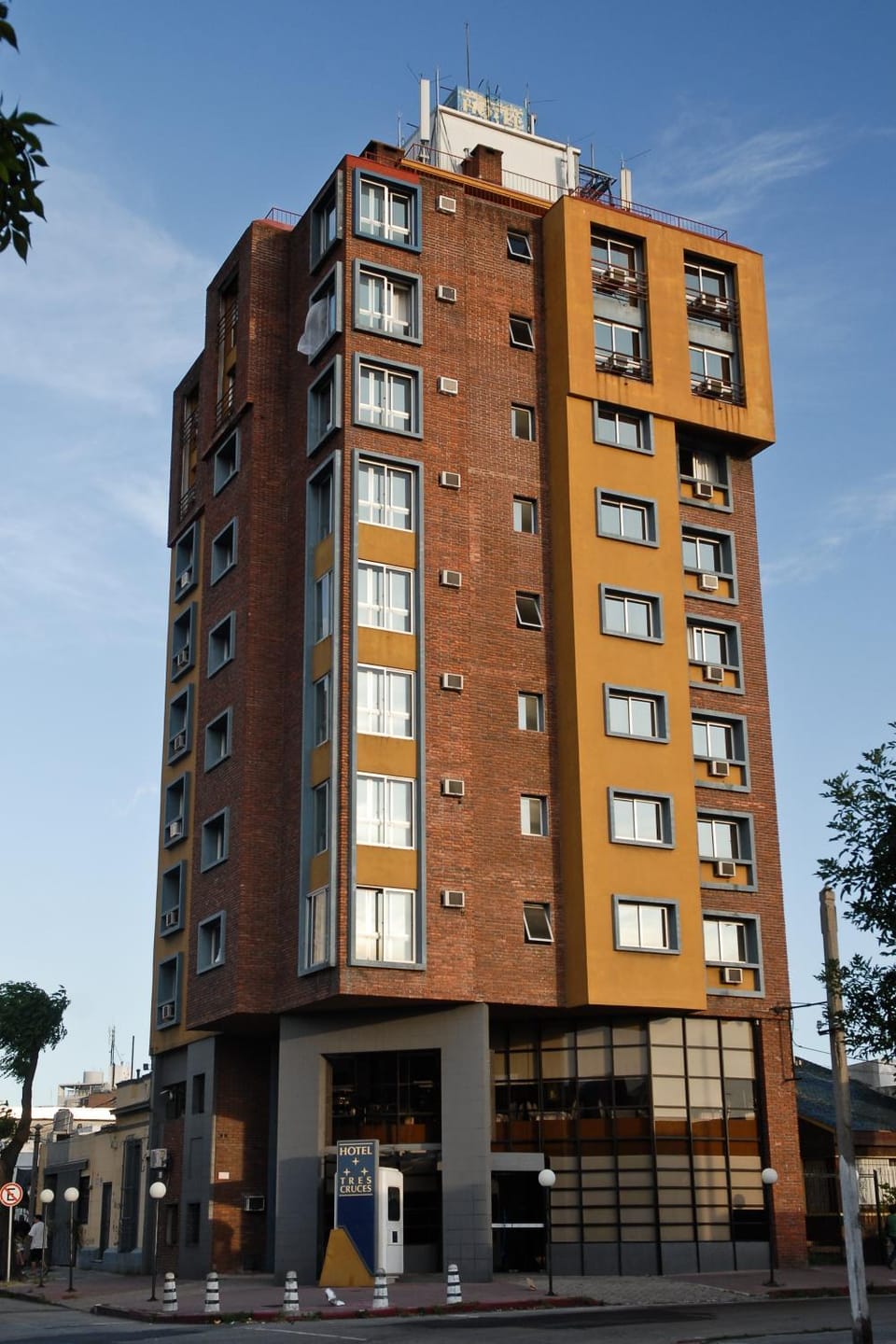 Facade/entrance