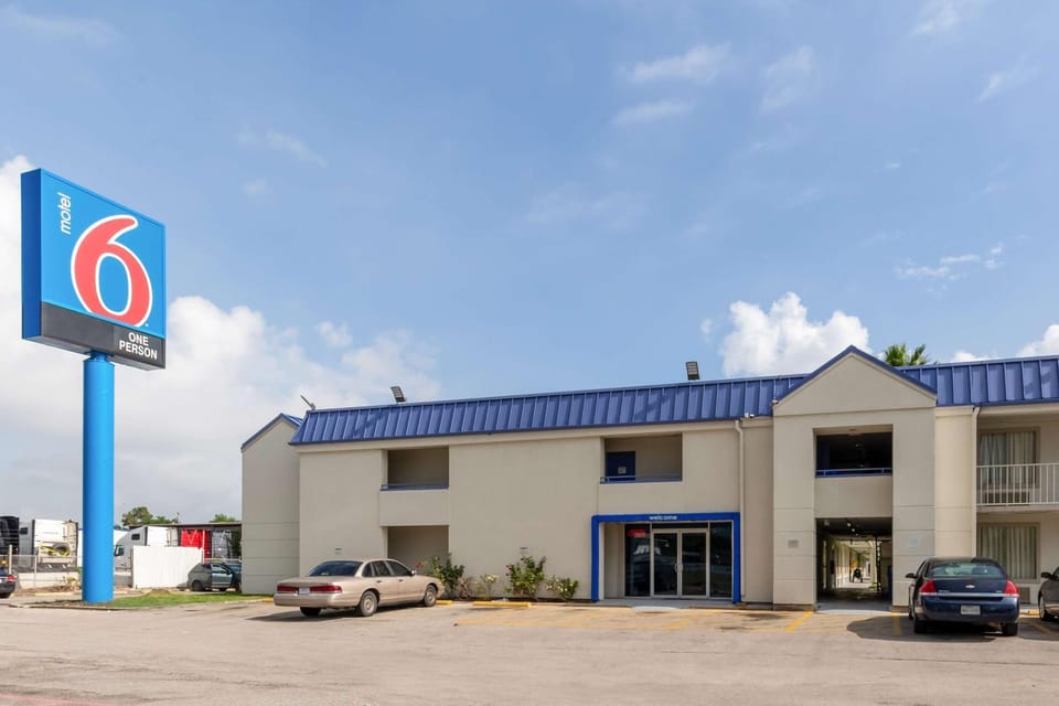 Property building, On site