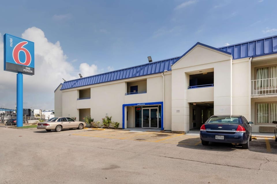 Property building, On site