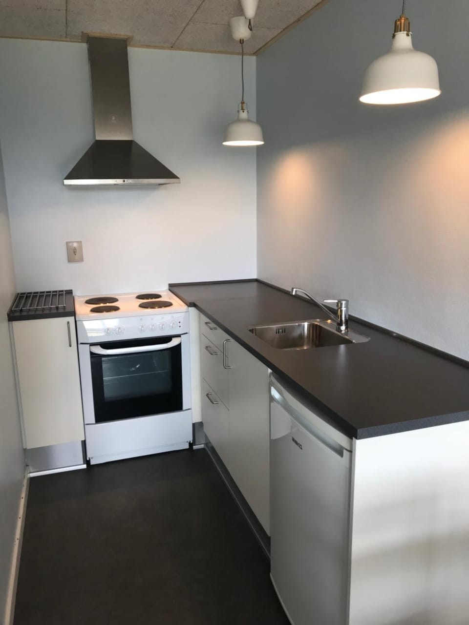 Kitchen or kitchenette, pet friendly, stove
