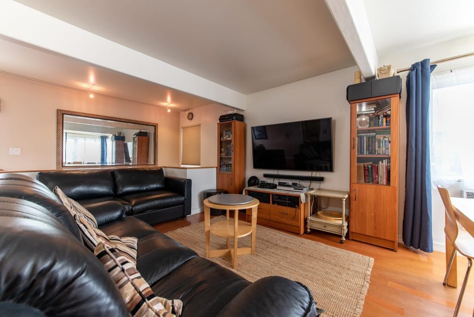 Communal lounge/ TV room, TV and multimedia, Living room