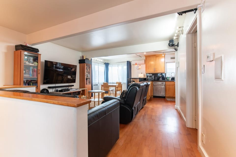 TV and multimedia, Living room, Dining area