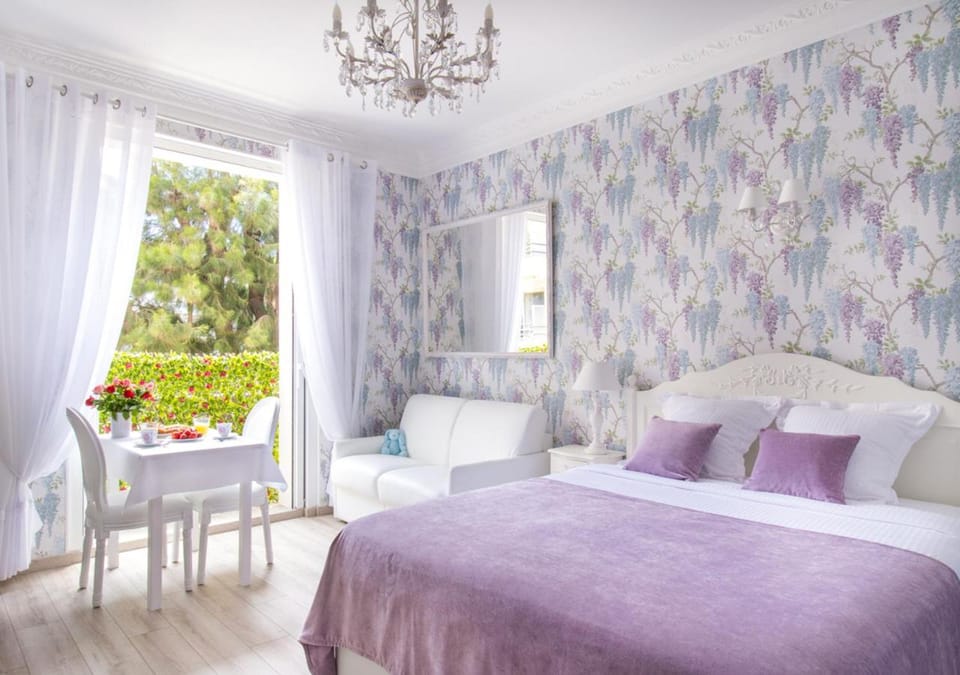 Croisette Palais Miramar Cannes Imperial Apartment in Cannes