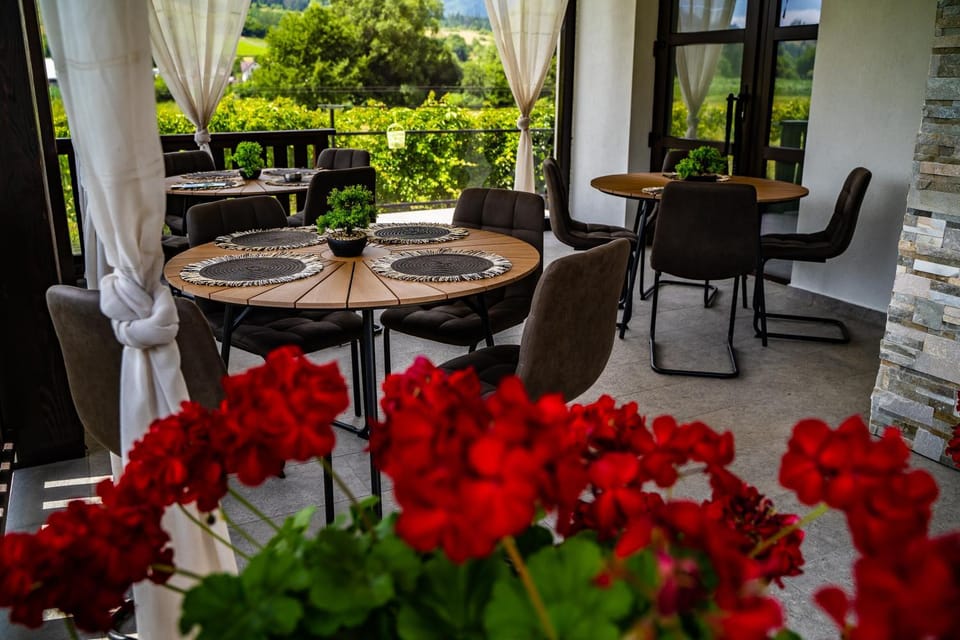 Dining area, Internal: Not applicable to any particular room