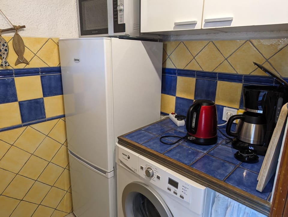 Coffee/tea facilities, Kitchen or kitchenette, pet friendly, stove, toaster, washing machine
