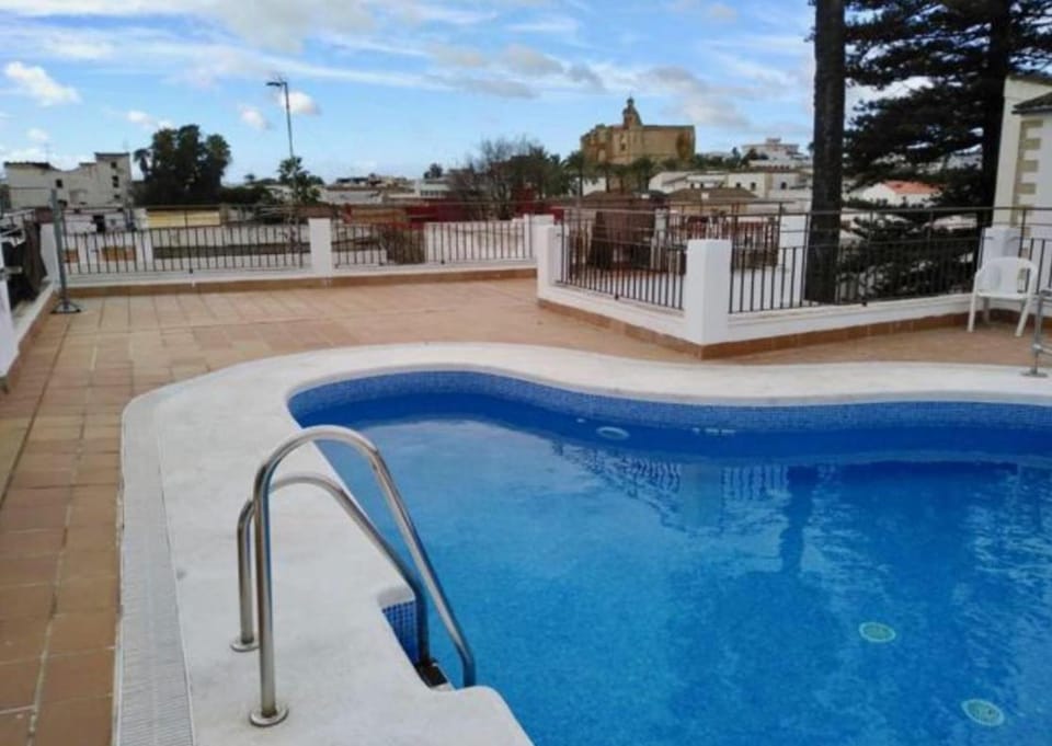 Swimming pool, Swimming pool