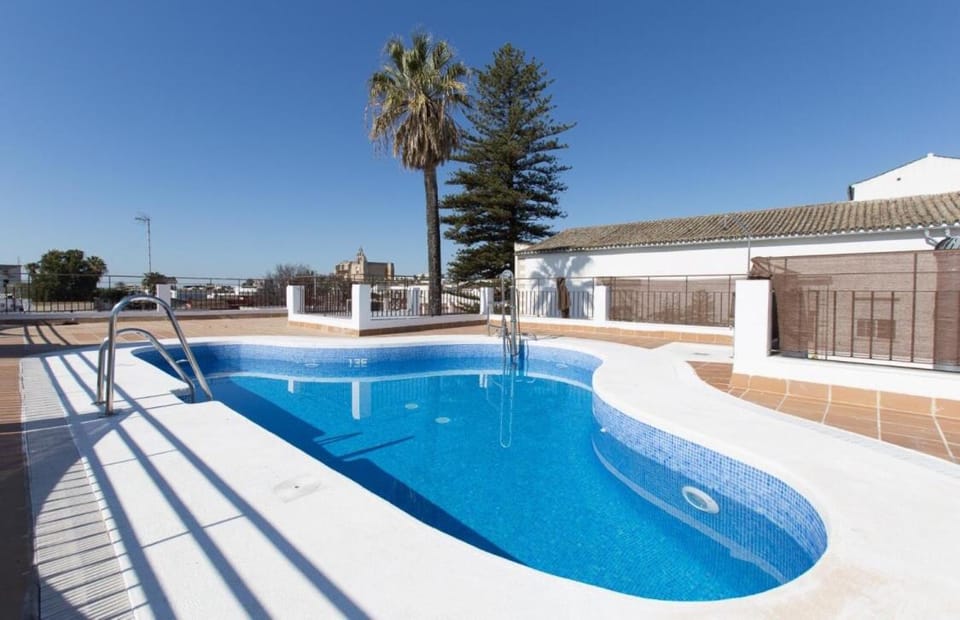 Swimming pool, Swimming pool