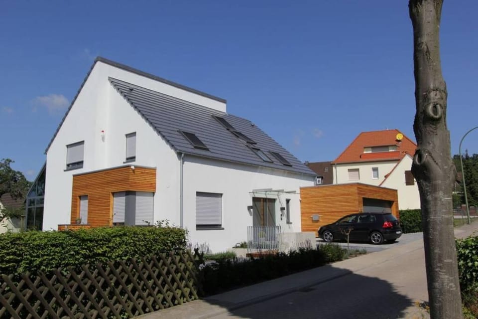 Property building, Neighbourhood