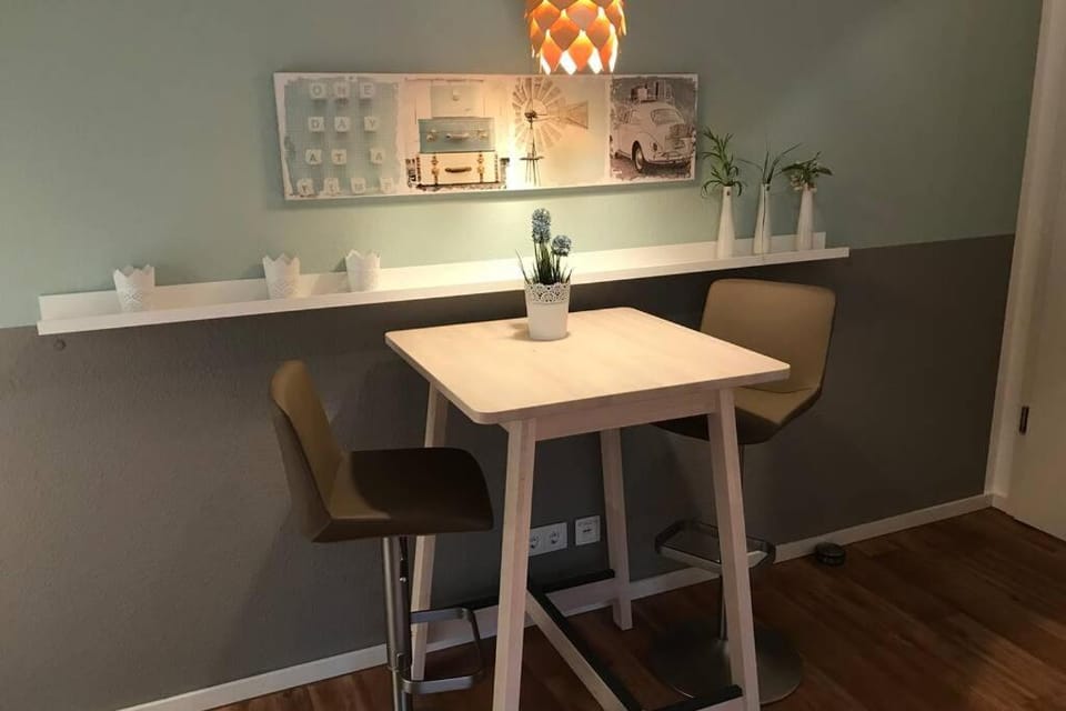 Seating area, Dining area